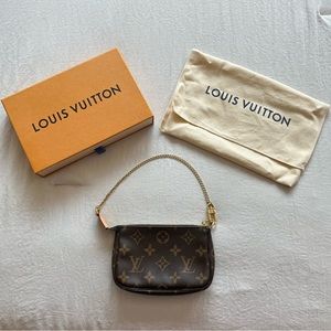 Louis Vuitton Mini Pochette (monogram)